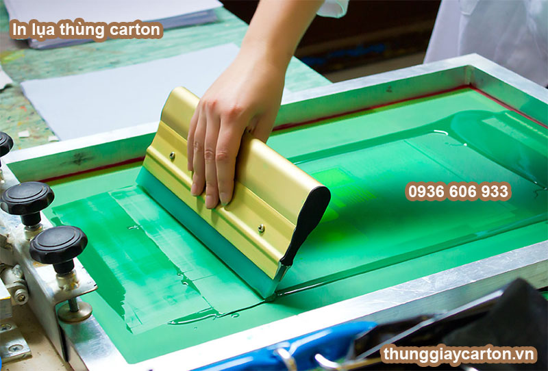 In lụa thùng carton